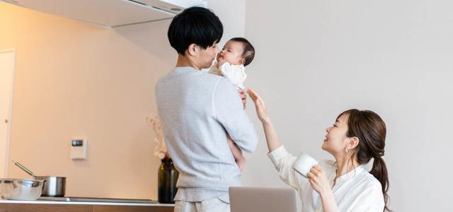 parents with new born